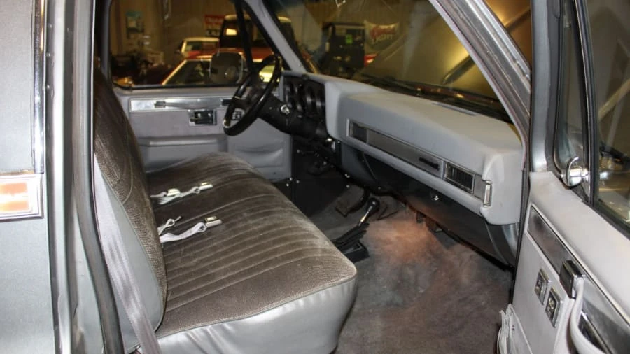 1986 GMC C/K 3rd Gen - Image 4 of 12