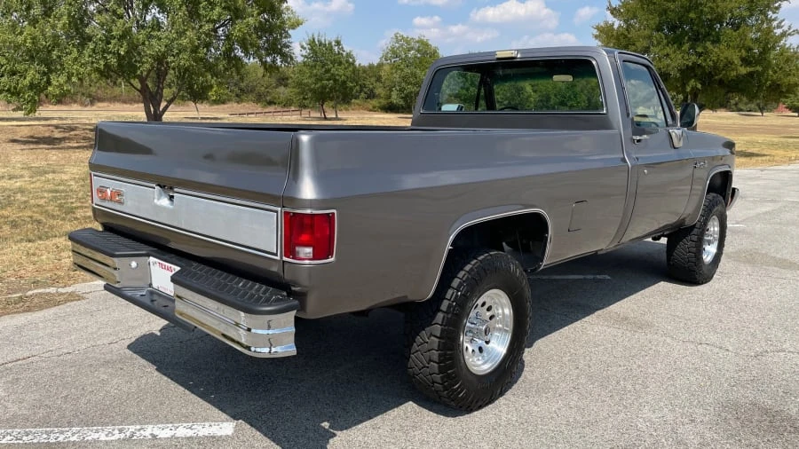 1986 GMC C/K 3rd Gen - Image 6 of 13