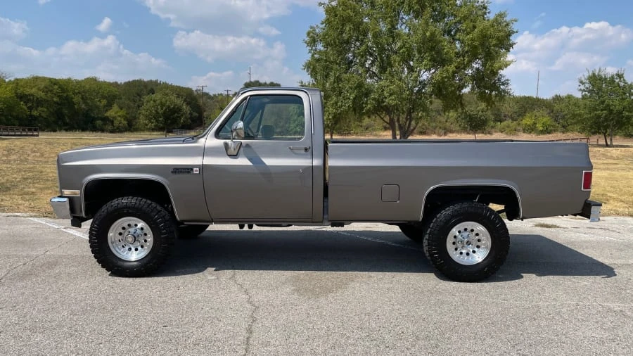 1986 GMC C/K 3rd Gen - Image 2 of 13