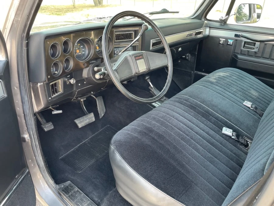 1986 GMC C/K 3rd Gen - Image 10 of 13