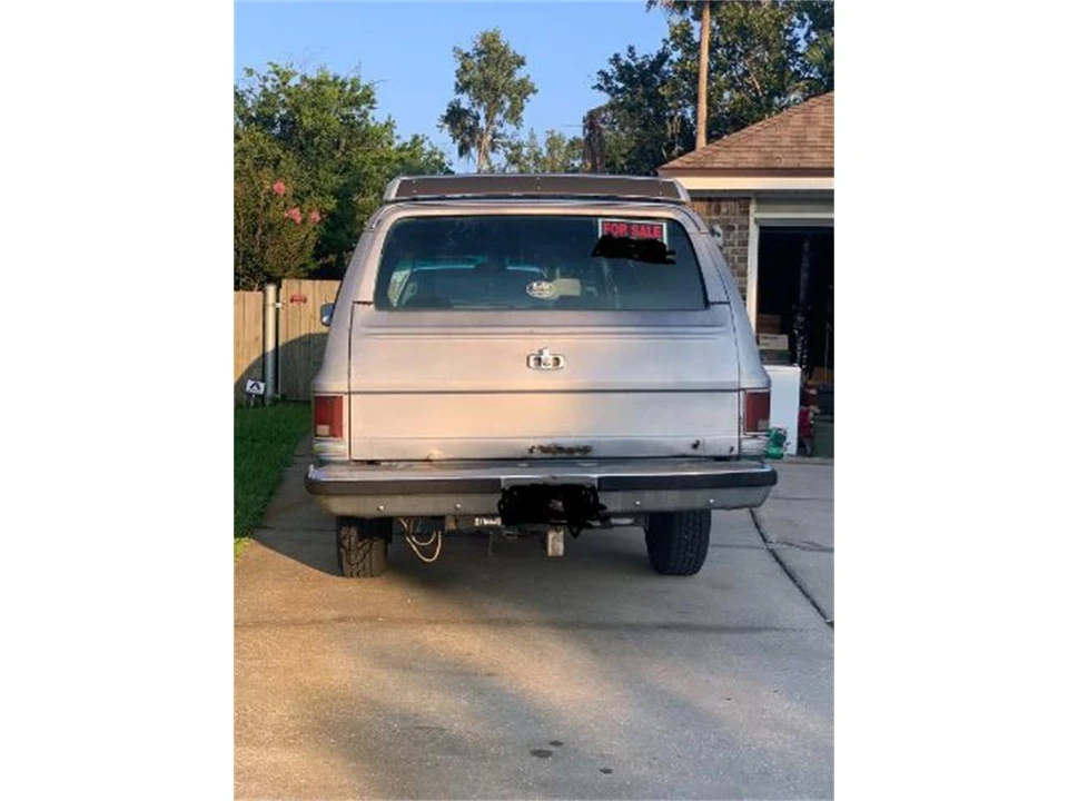 1986 GMC Suburban 7th Gen - Image 7 of 8