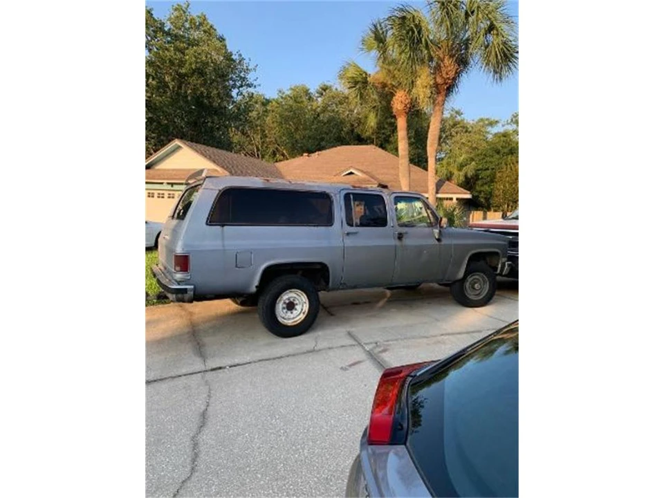 1986 GMC Suburban 7th Gen - Image 6 of 8