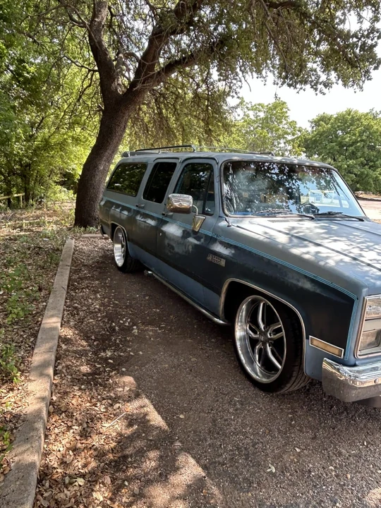 1986 GMC Suburban 7th Gen - Image 5 of 6