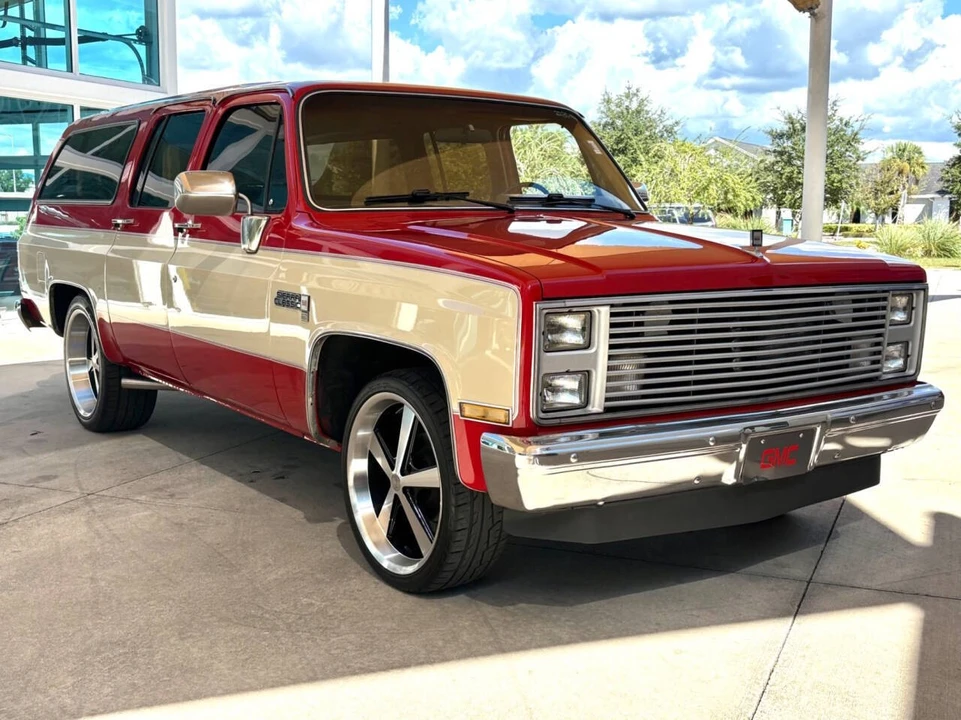 1986 GMC Suburban 7th Gen - Image 3 of 21