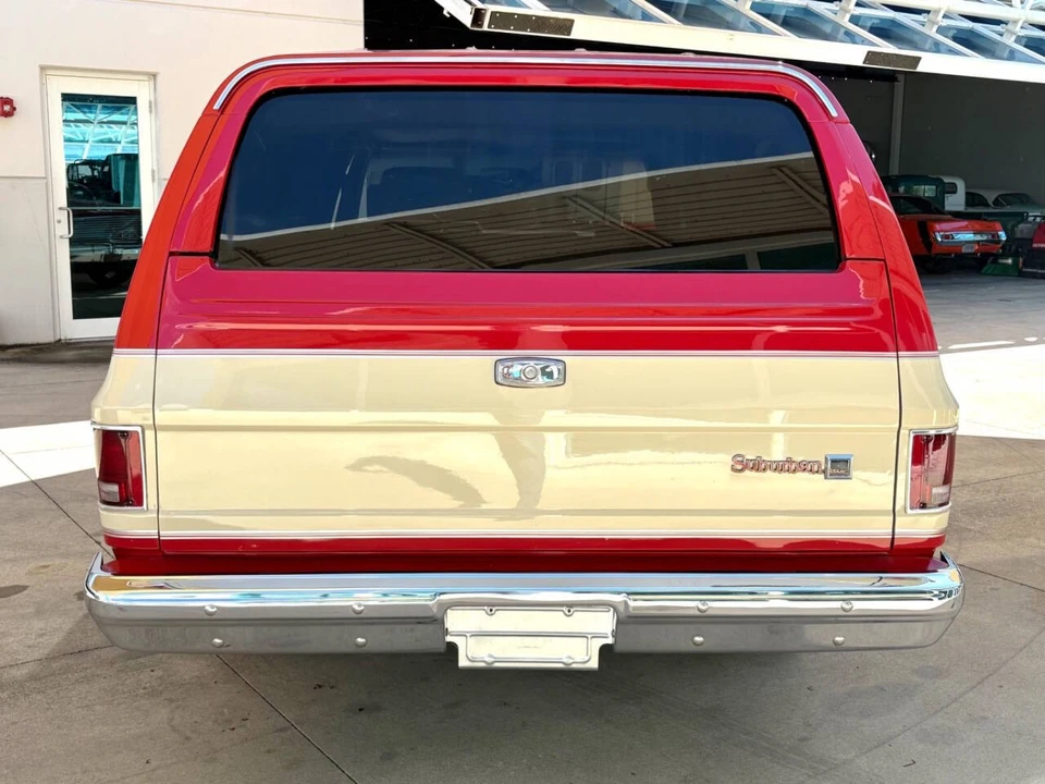 1986 GMC Suburban 7th Gen - Image 6 of 21