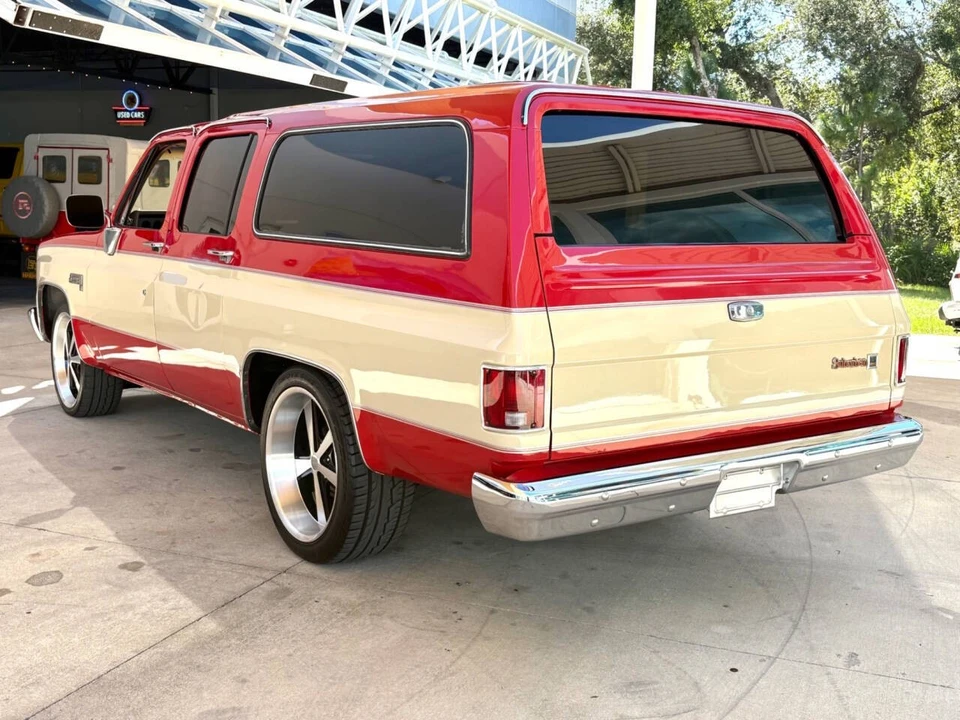 1986 GMC Suburban 7th Gen - Image 7 of 21