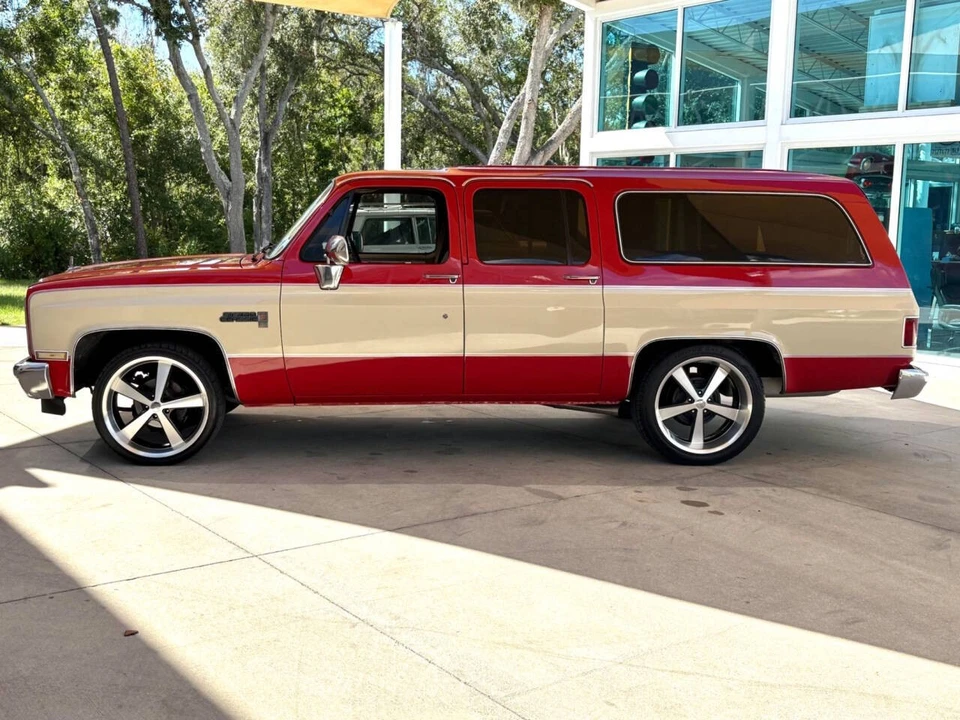 1986 GMC Suburban 7th Gen - Image 8 of 21