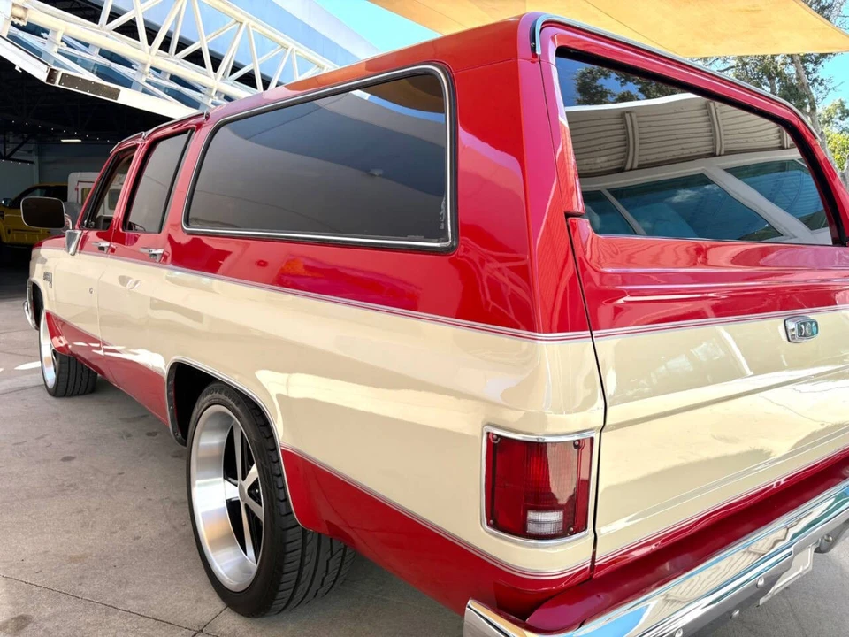 1986 GMC Suburban 7th Gen - Image 13 of 21