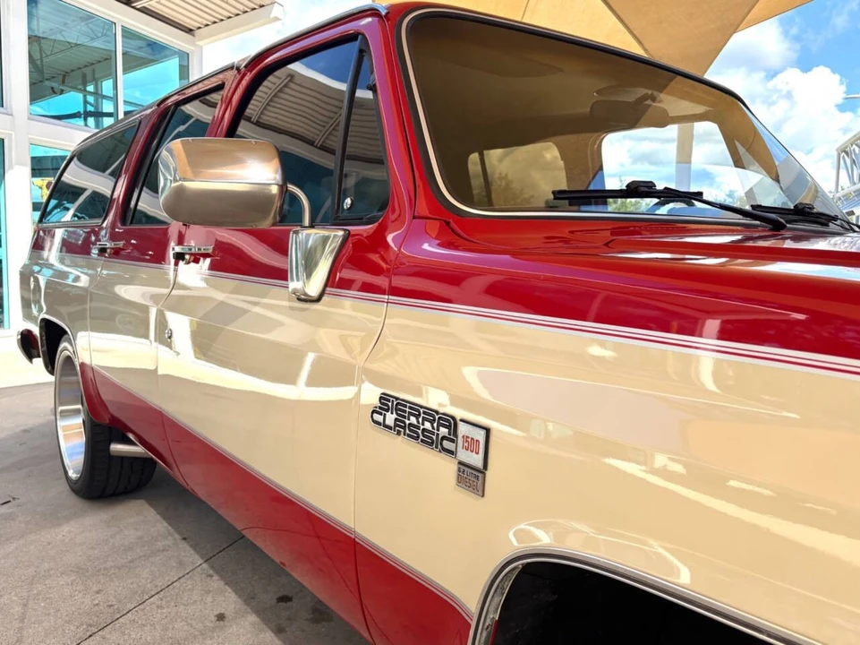 1986 GMC Suburban 7th Gen - Image 16 of 21