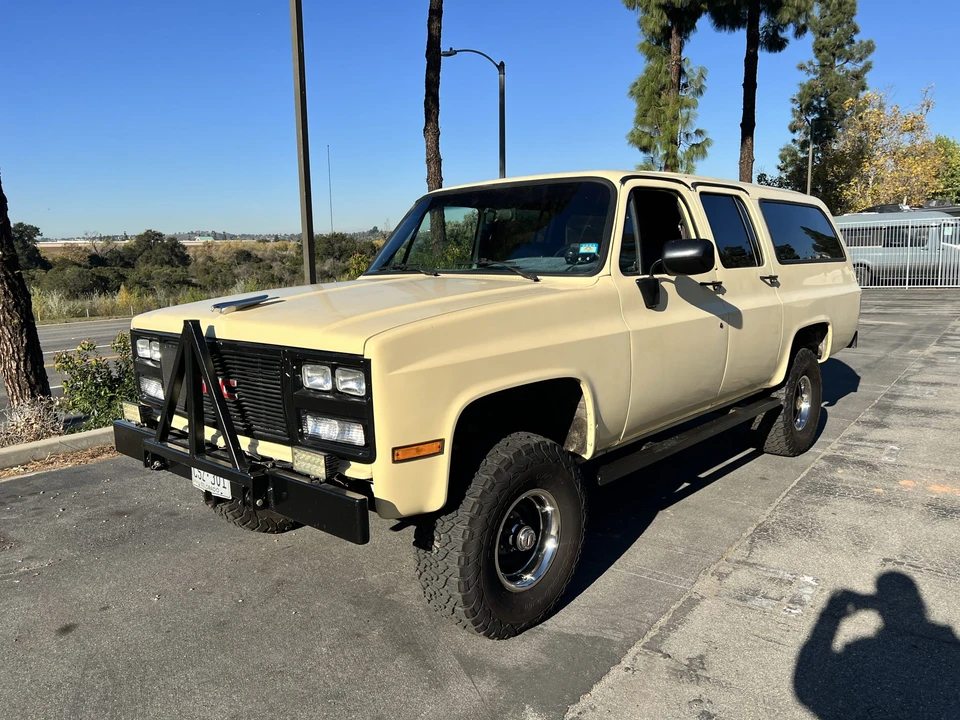 1986 GMC Suburban 7th Gen - Image 12 of 31