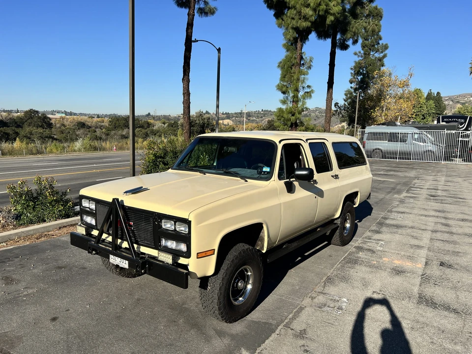1986 GMC Suburban 7th Gen - Image 11 of 31