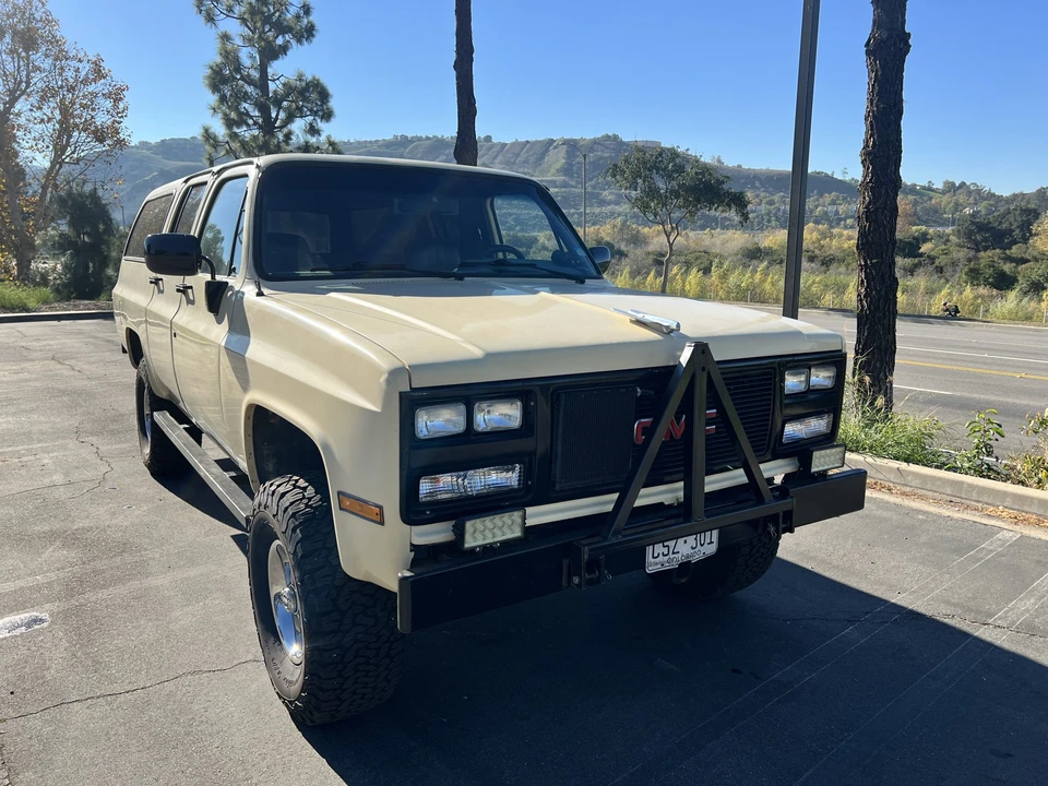 1986 GMC Suburban 7th Gen - Image 30 of 31