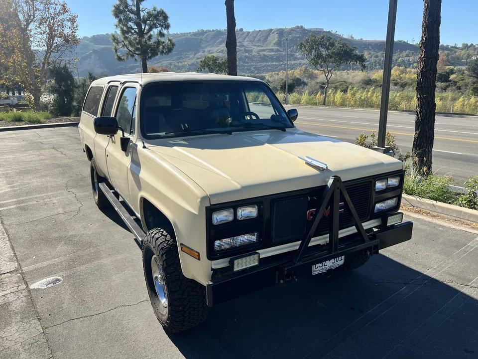1986 GMC Suburban 7th Gen - Image 29 of 31
