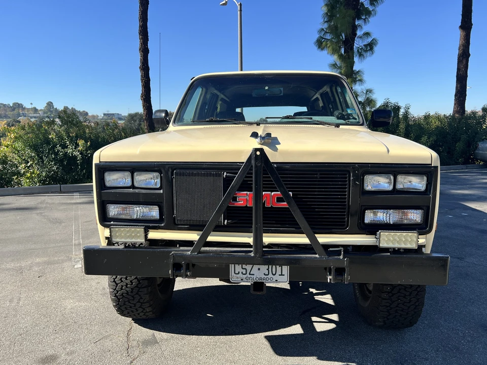 1986 GMC Suburban 7th Gen - Image 19 of 31