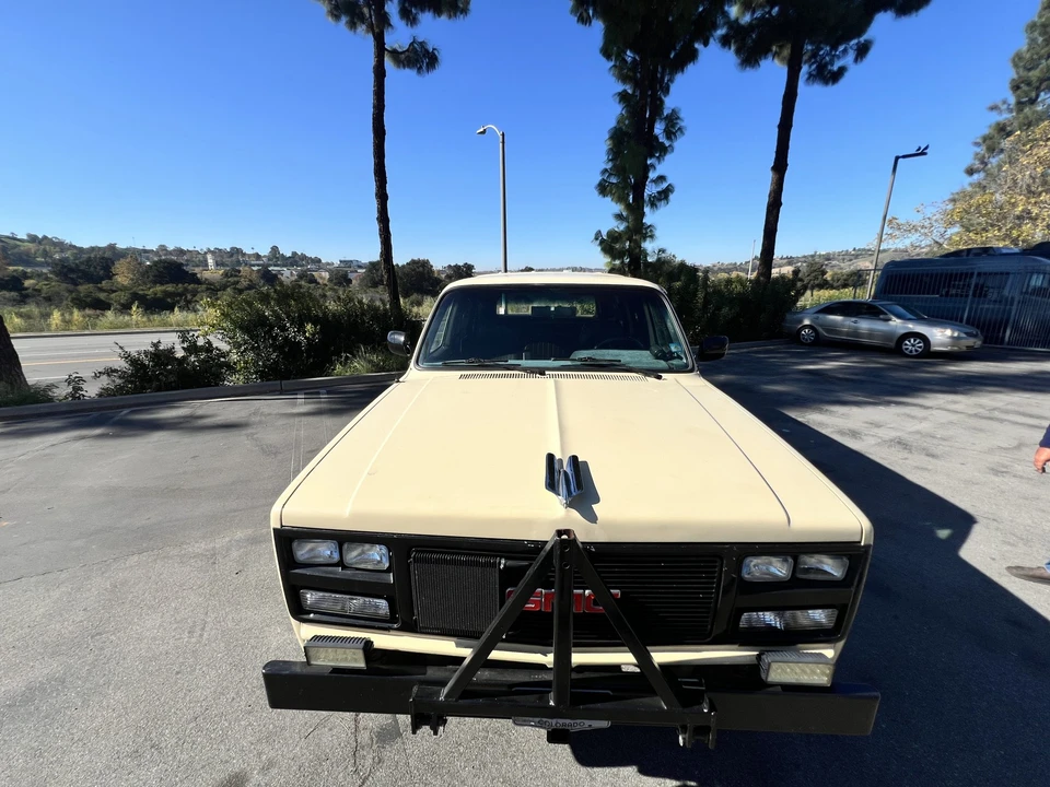 1986 GMC Suburban 7th Gen - Image 22 of 31
