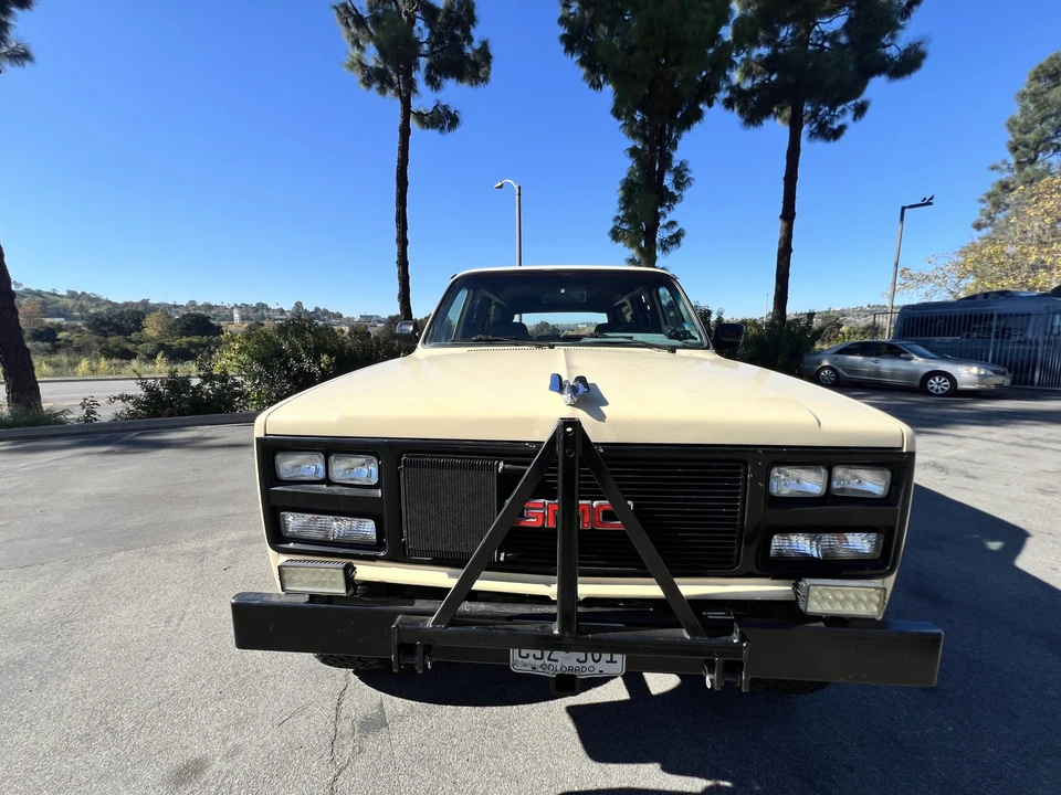 1986 GMC Suburban 7th Gen - Image 23 of 31