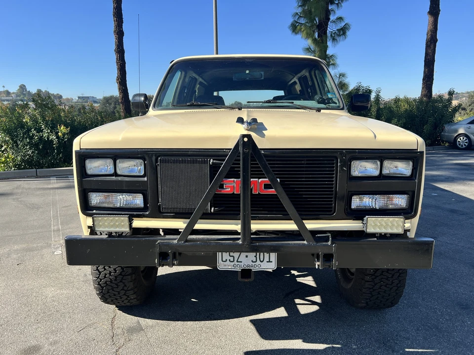 1986 GMC Suburban 7th Gen - Image 24 of 31