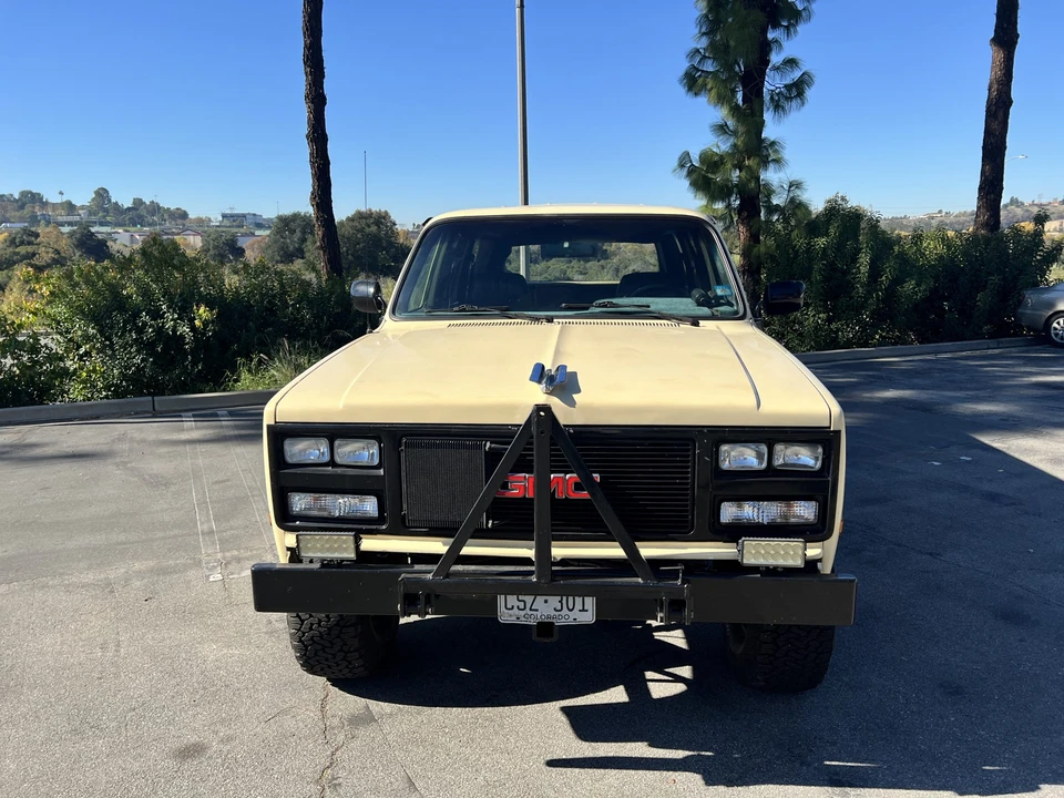1986 GMC Suburban 7th Gen - Image 18 of 31