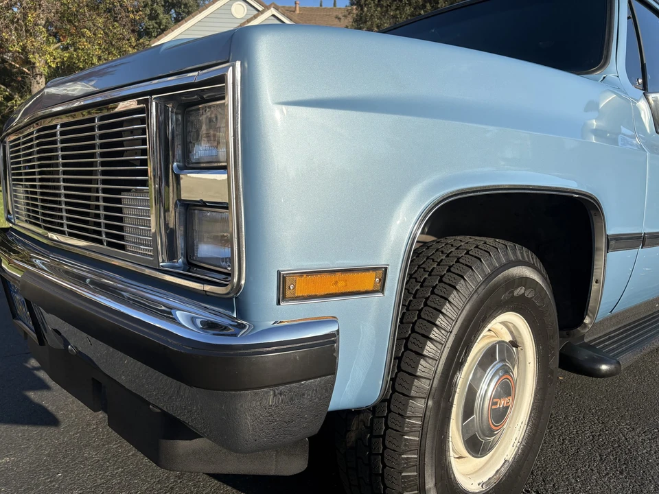 1986 GMC Suburban 7th Gen - Image 20 of 31