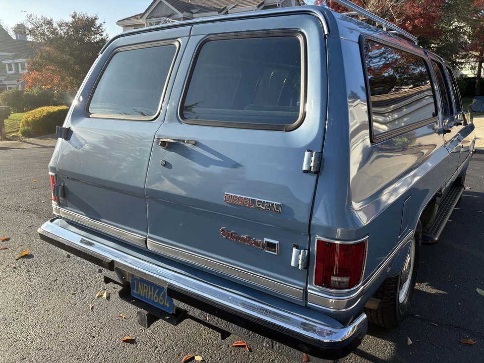 1986 GMC Suburban 7th Gen - Image 6 of 31