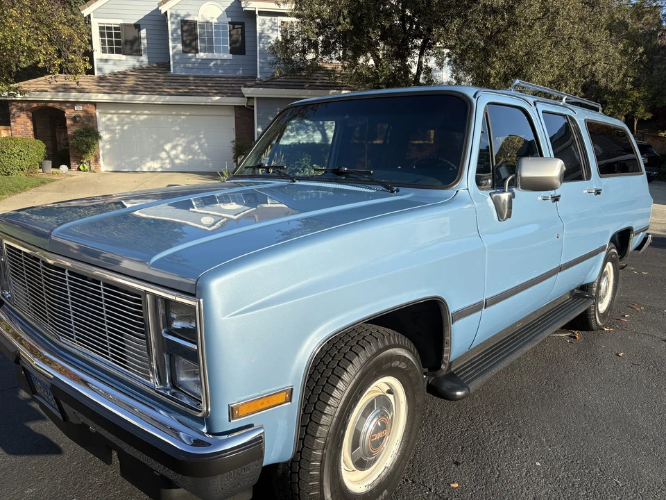 1986 GMC Suburban 7th Gen - Image 21 of 31