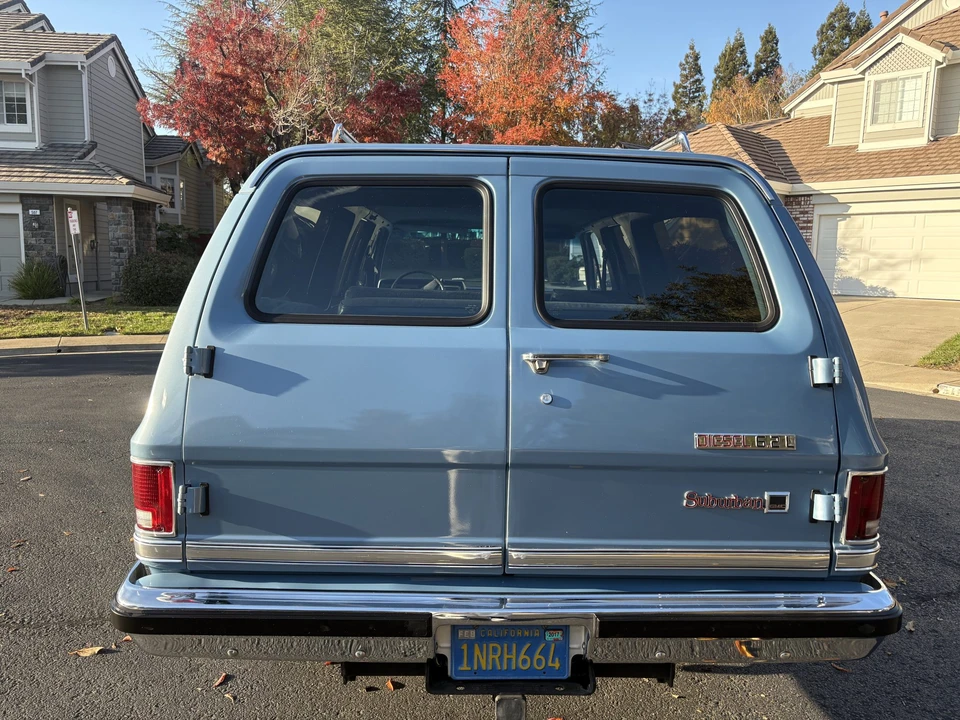 1986 GMC Suburban 7th Gen - Image 4 of 31
