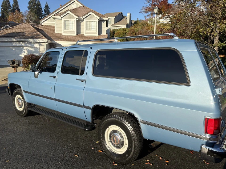 1986 GMC Suburban 7th Gen - Image 29 of 31