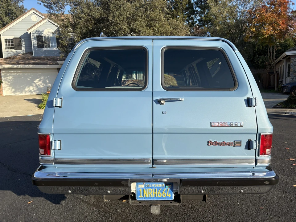 1986 GMC Suburban 7th Gen - Image 5 of 31