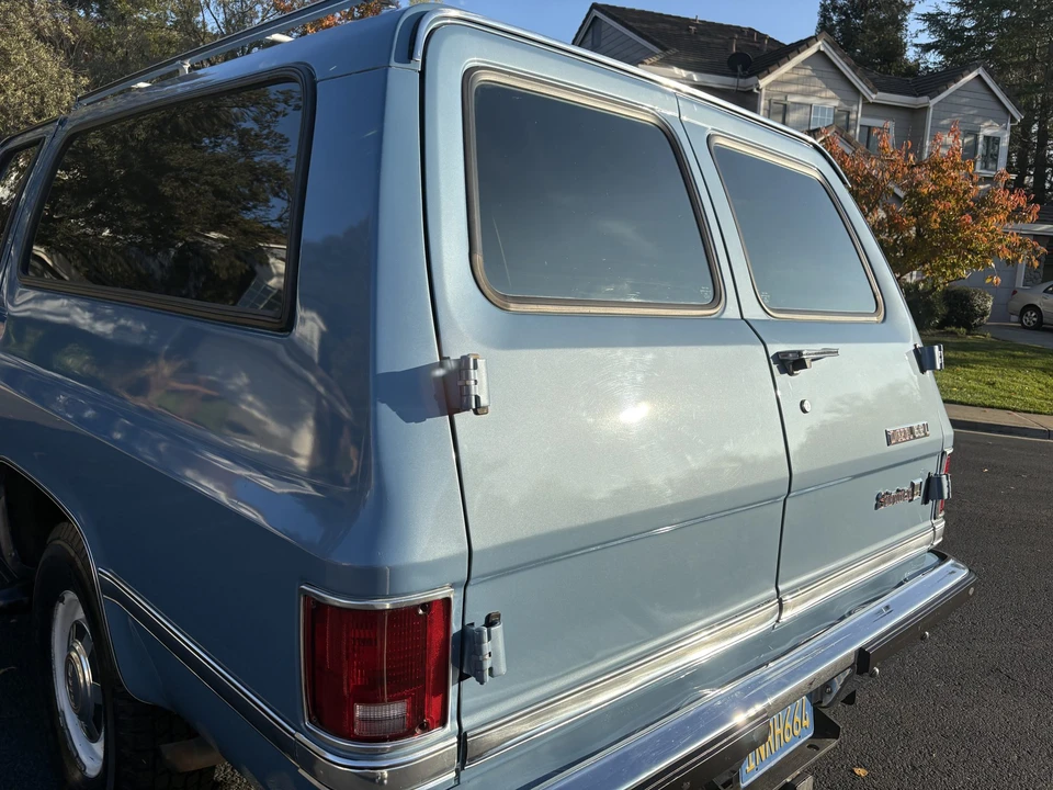 1986 GMC Suburban 7th Gen - Image 31 of 31