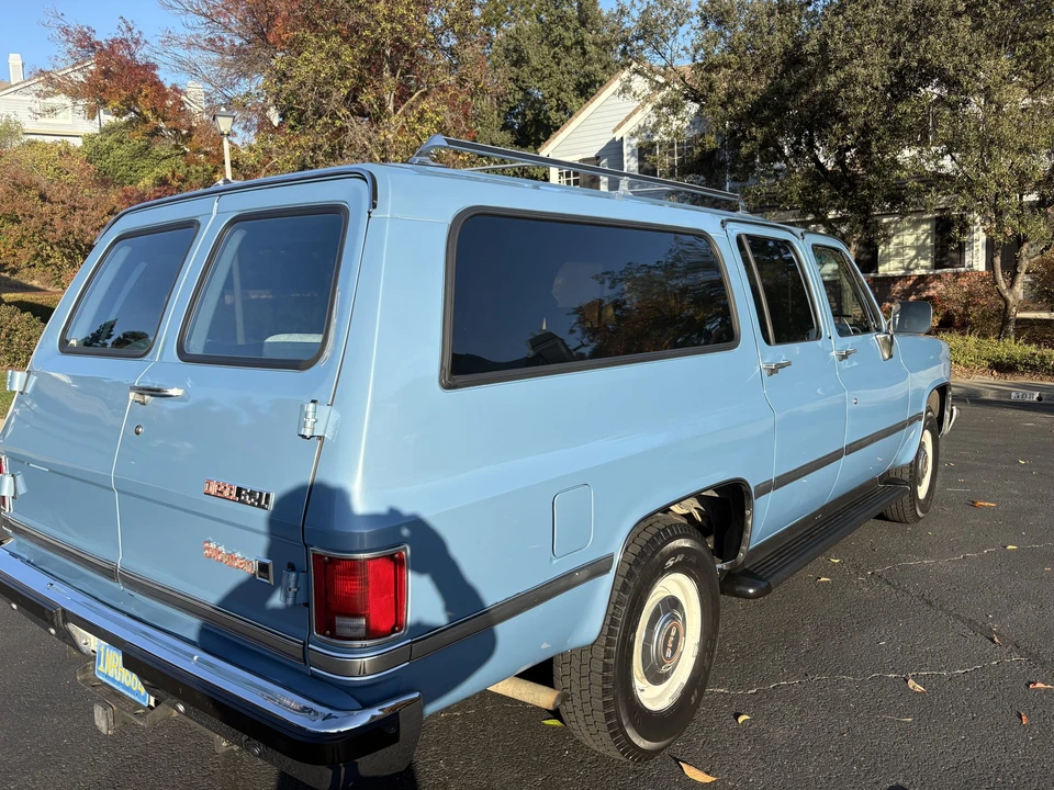 1986 GMC Suburban 7th Gen - Image 7 of 31