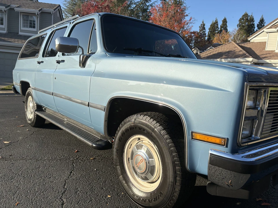 1986 GMC Suburban 7th Gen - Image 16 of 31