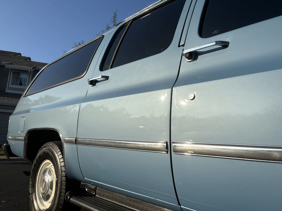 1986 GMC Suburban 7th Gen - Image 11 of 31