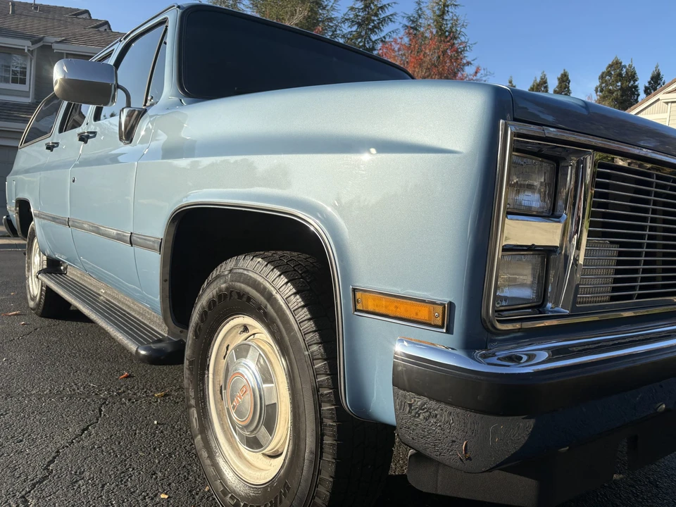 1986 GMC Suburban 7th Gen - Image 17 of 31