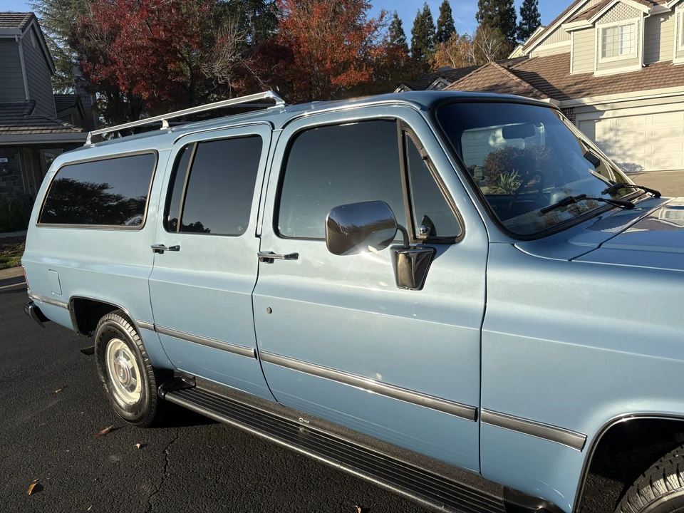 1986 GMC Suburban 7th Gen - Image 13 of 31