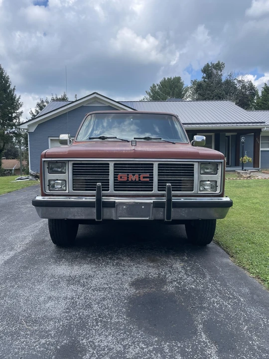 1986 GMC Suburban 7th Gen - Image 5 of 31