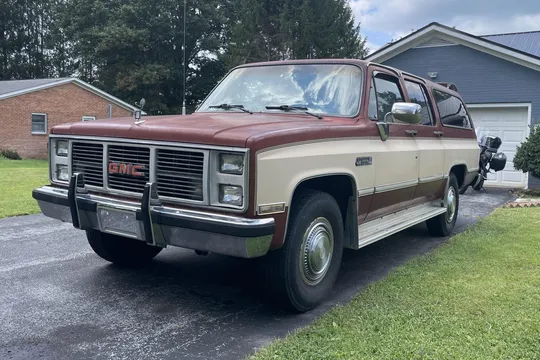 1986 GMC Suburban C2500 Sierra Classic 7.4L