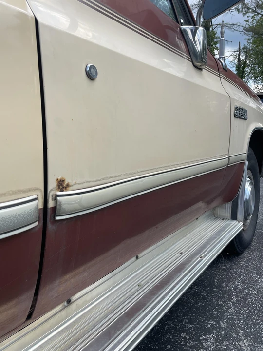 1986 GMC Suburban 7th Gen - Image 26 of 31
