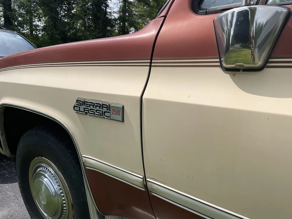 1986 GMC Suburban 7th Gen - Image 21 of 31