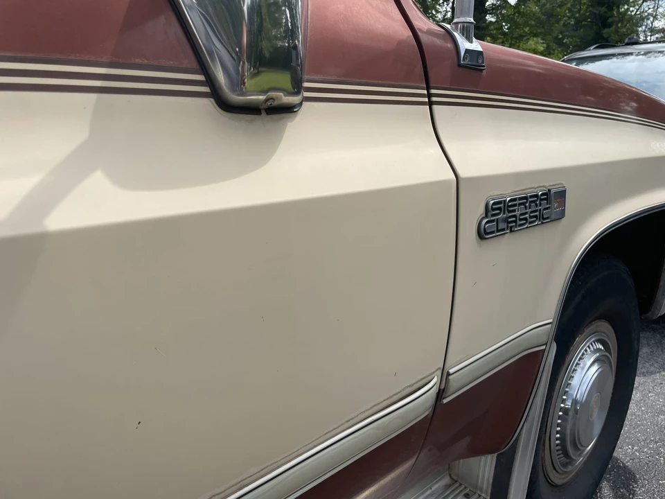 1986 GMC Suburban 7th Gen - Image 22 of 31