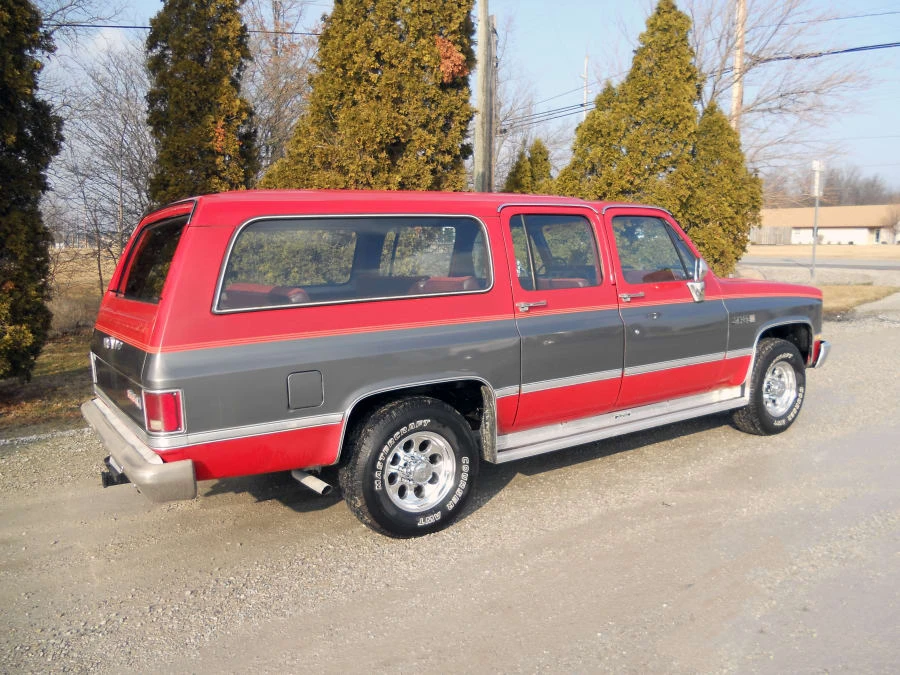 1986 GMC Suburban 7th Gen - Image 2 of 8