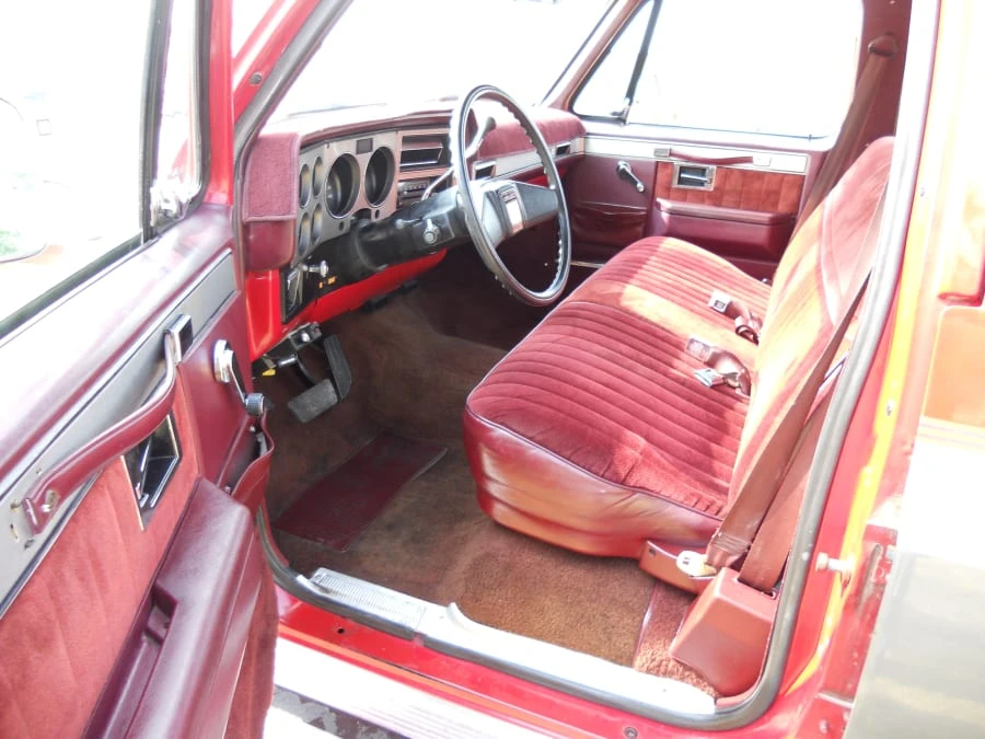1986 GMC Suburban 7th Gen - Image 3 of 8