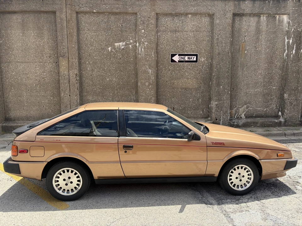 1986 Isuzu Impulse - Image 25 of 31