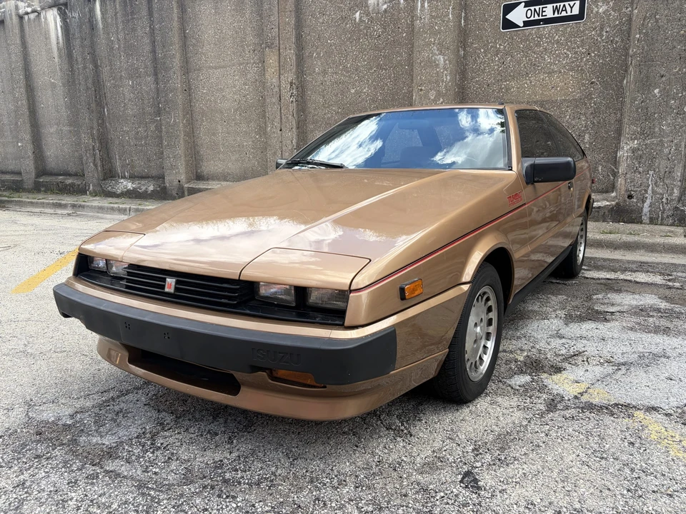 1986 Isuzu Impulse - Image 11 of 31