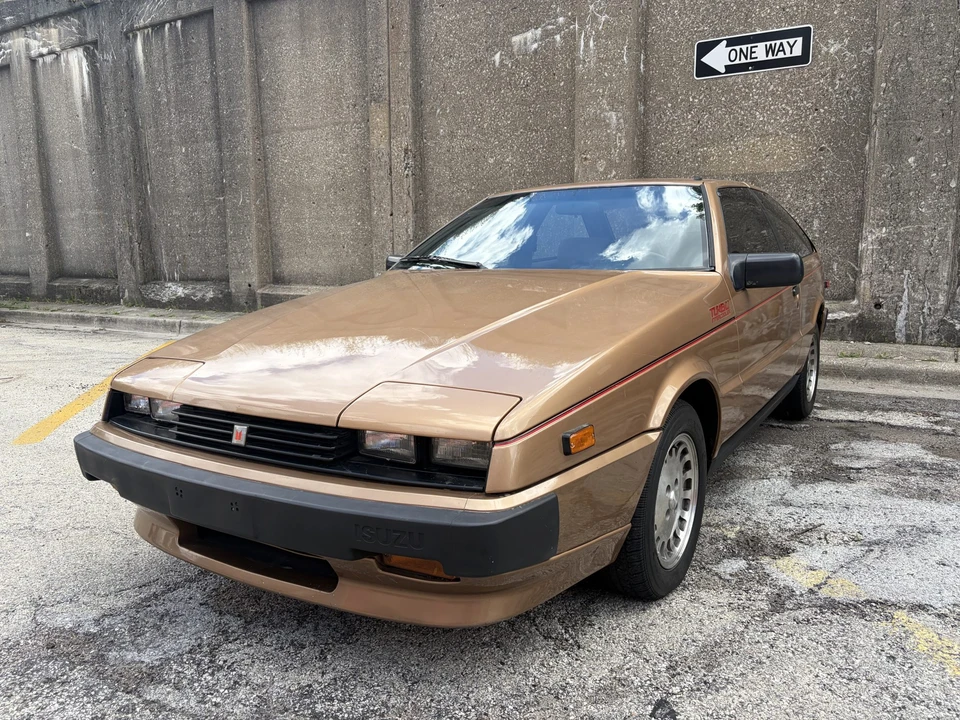 1986 Isuzu Impulse - Image 13 of 31