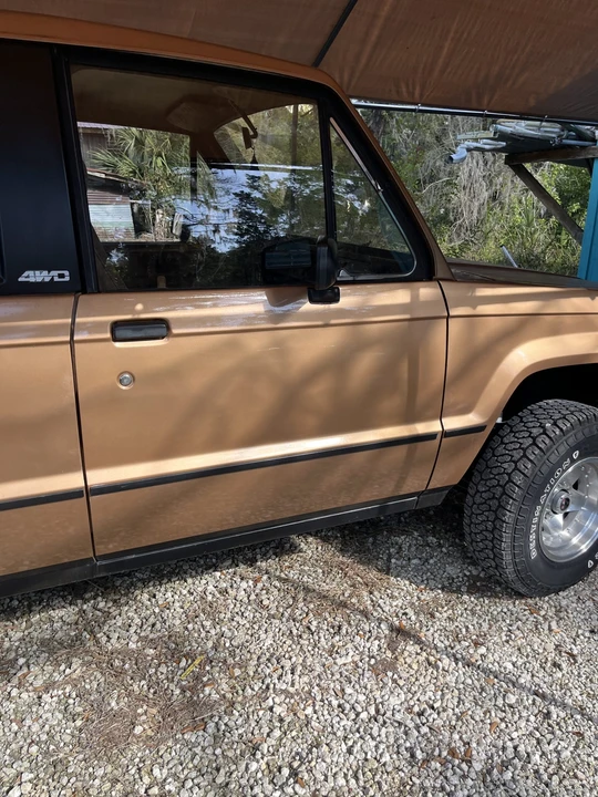 1986 Isuzu Trooper - Image 24 of 31