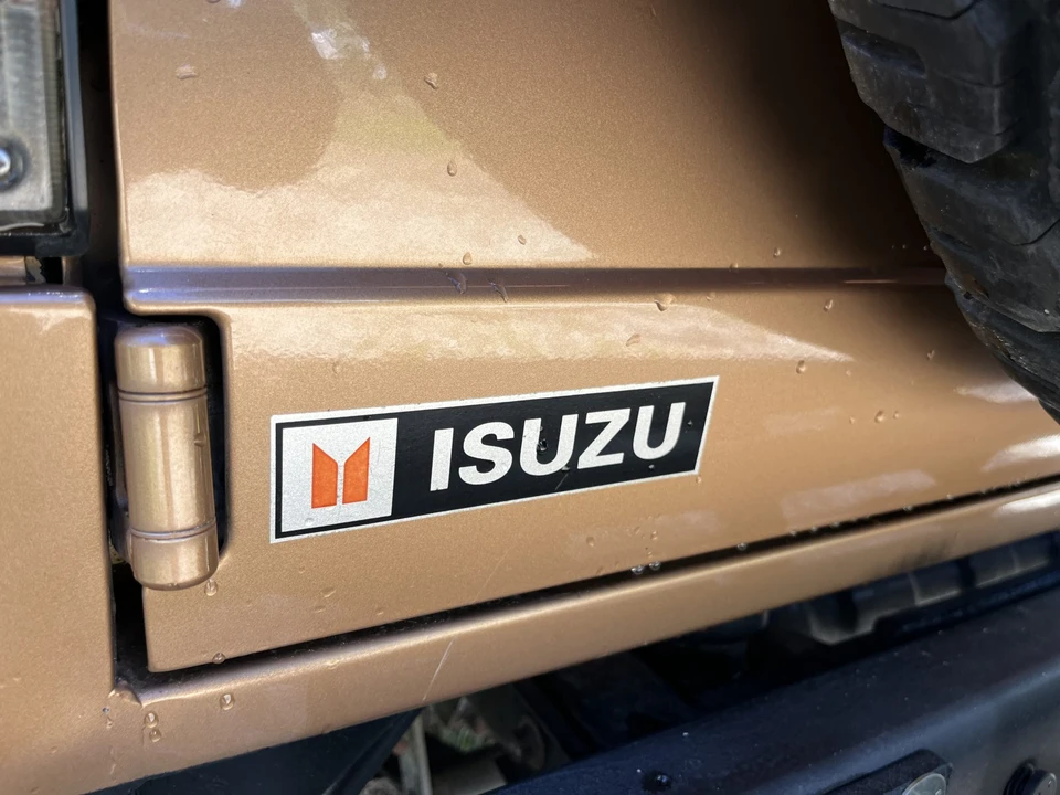 1986 Isuzu Trooper - Image 16 of 31