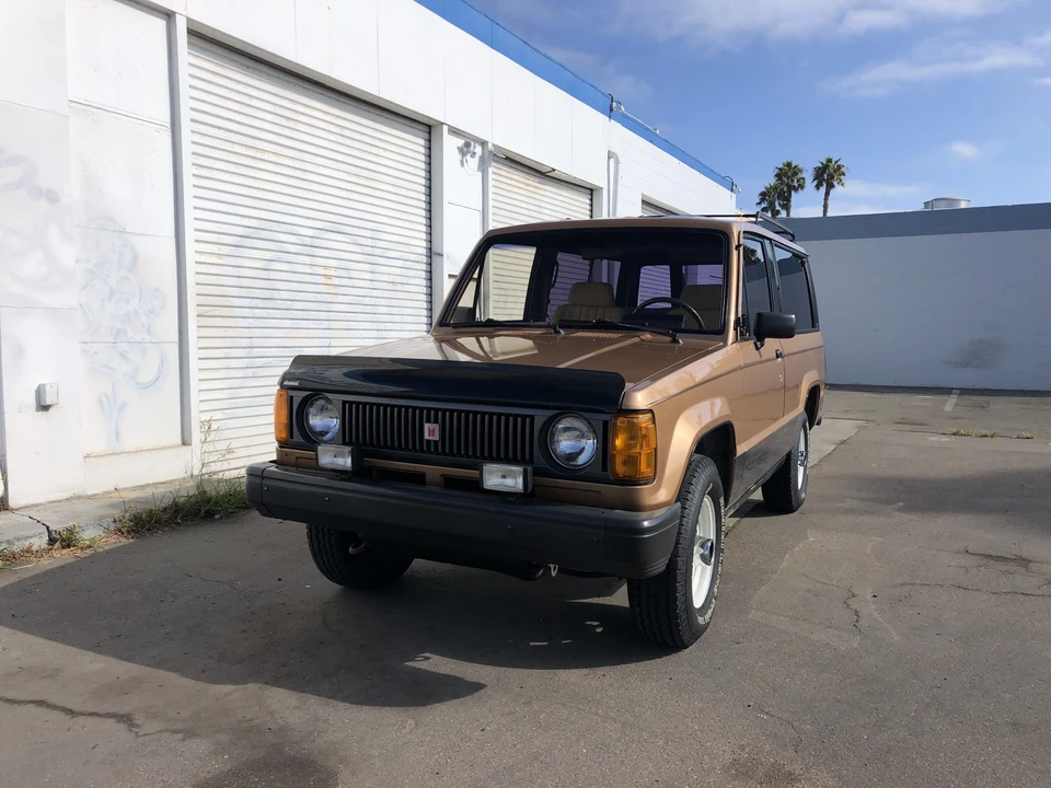1986 Isuzu Trooper - Image 2 of 31