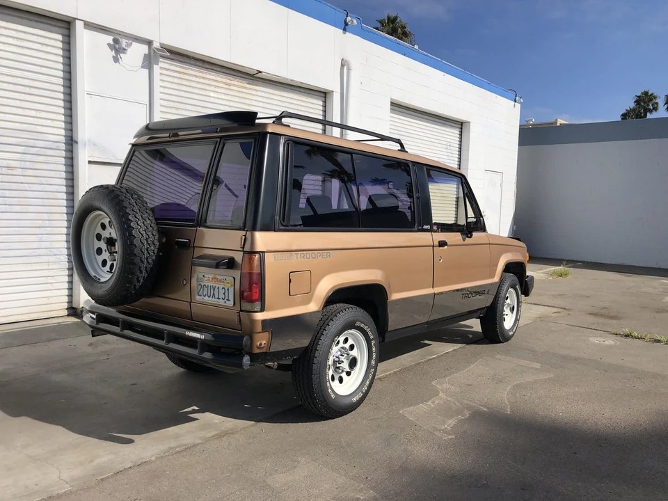 1986 Isuzu Trooper - Image 18 of 31
