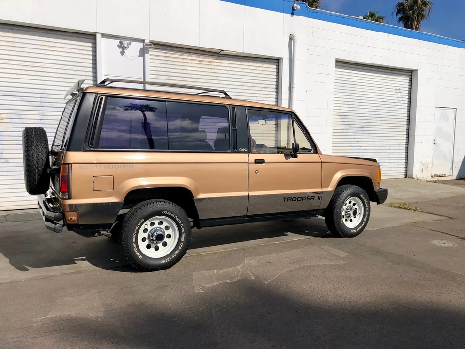 1986 Isuzu Trooper - Image 20 of 31