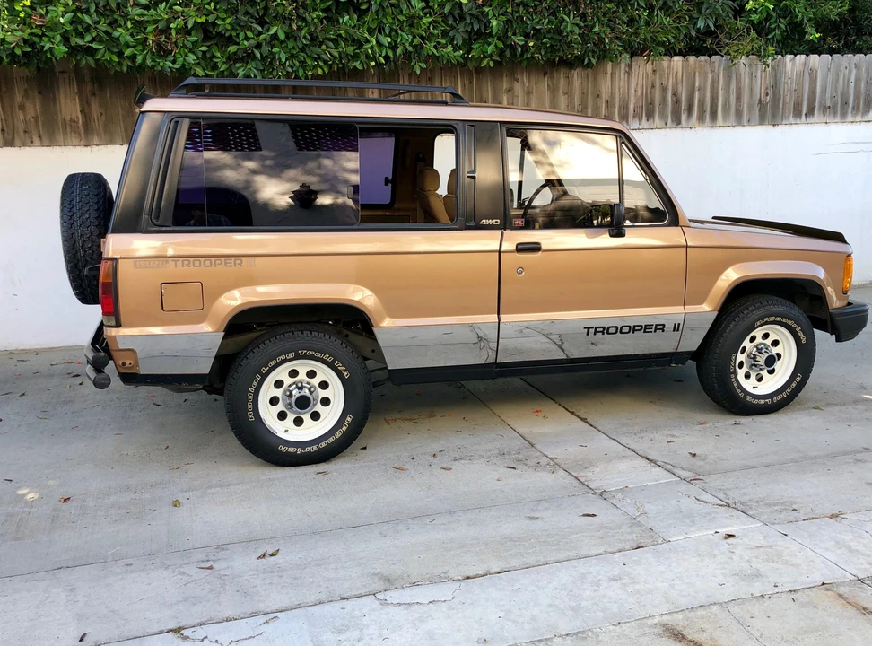 1986 Isuzu Trooper - Image 24 of 31